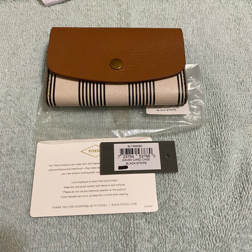 Fossil Haven Card Case